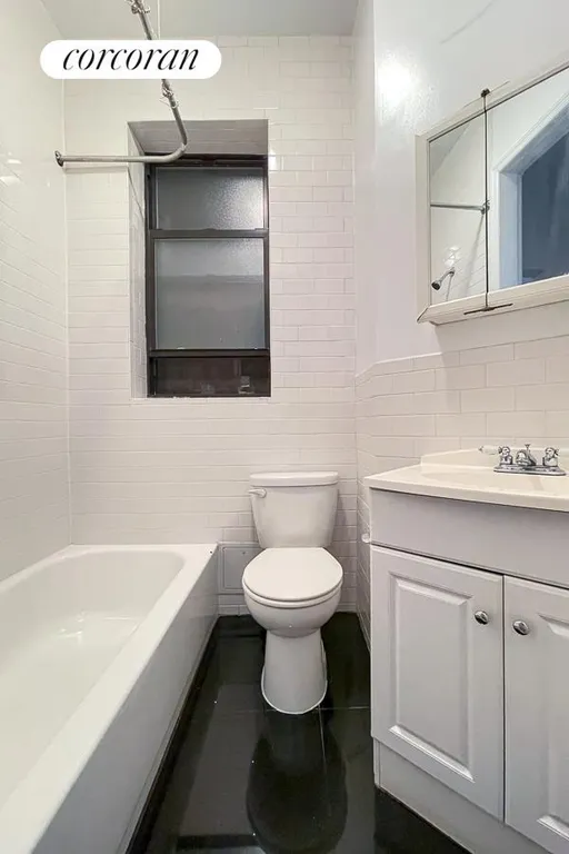 New York City Real Estate | View 156 Columbus Avenue, 2S | Full Bathroom | View 7
