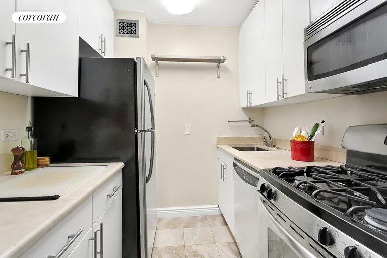New York City Real Estate | View 30 West 63rd Street, 8W | Kitchen | View 4