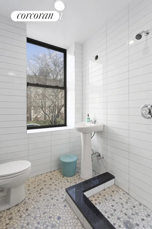 New York City Real Estate | View 268 Dean Street, 1B | Full Bathroom | View 3