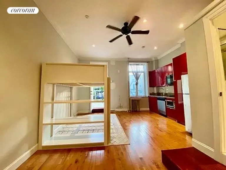 New York City Real Estate | View 146 Summit Street, 1R | room 3 | View 4