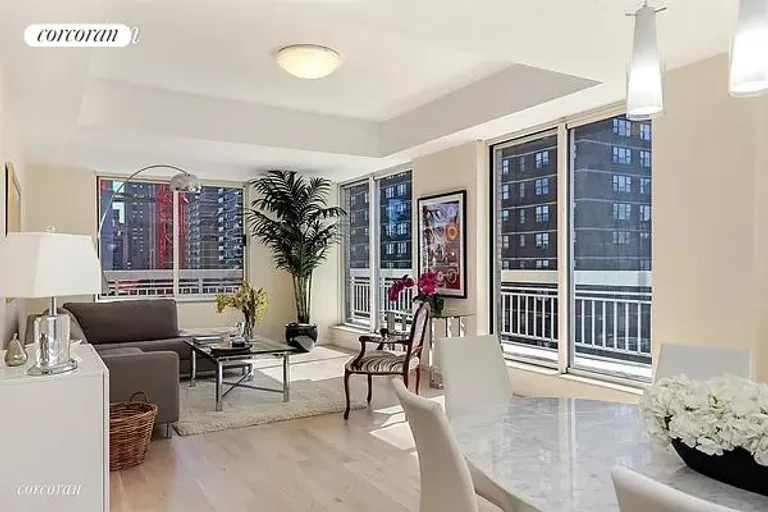 New York City Real Estate | View 170 East 87th Street, E20A | room 1 | View 2
