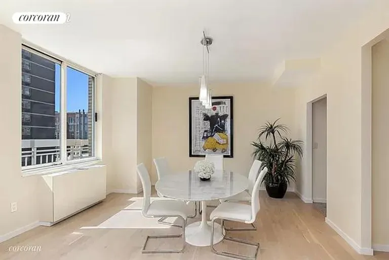 New York City Real Estate | View 170 East 87th Street, E20A | room 2 | View 3