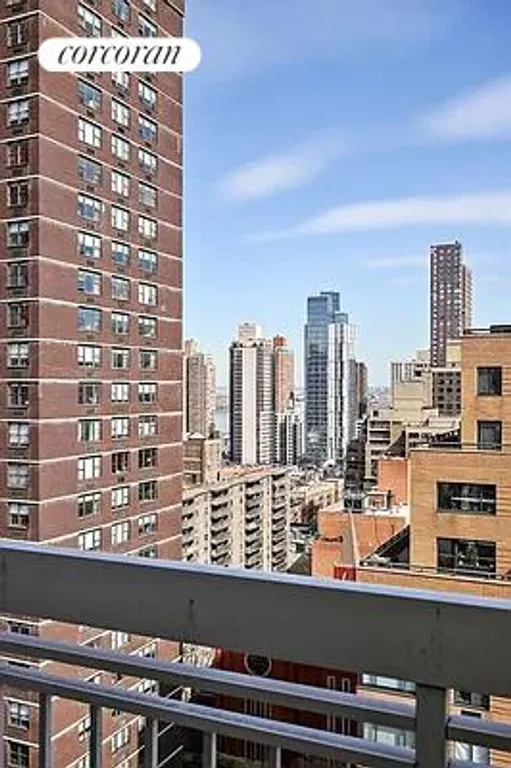 New York City Real Estate | View 170 East 87th Street, E20A | room 5 | View 6