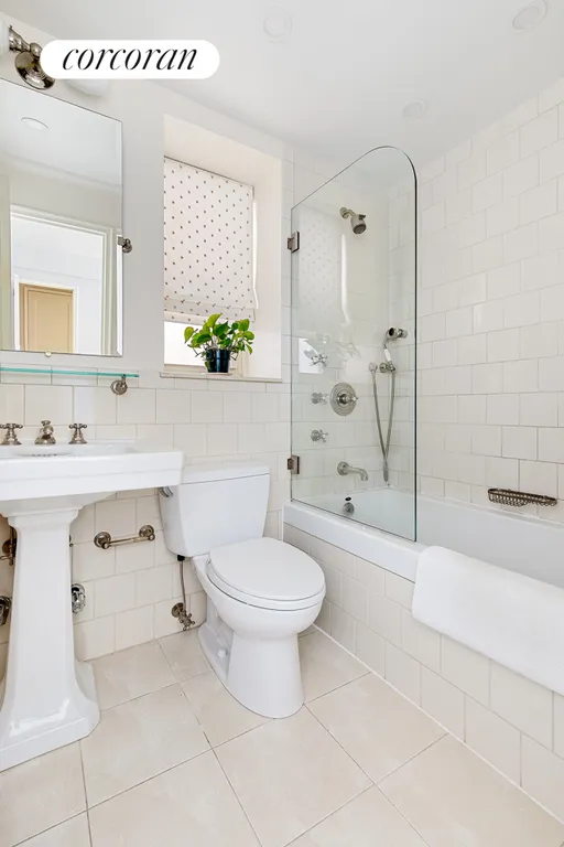 New York City Real Estate | View 860 Fifth Avenue, 3F | Primary Bathroom | View 6