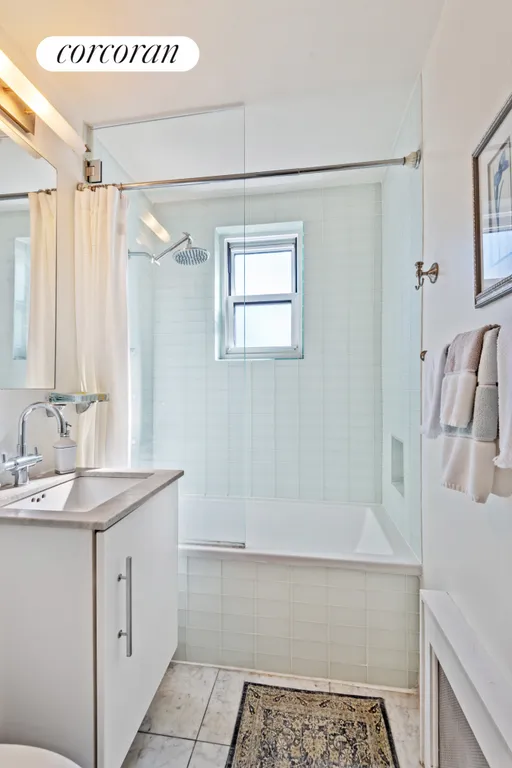New York City Real Estate | View 444 East 75th Street, 20C | Full Bathroom | View 10