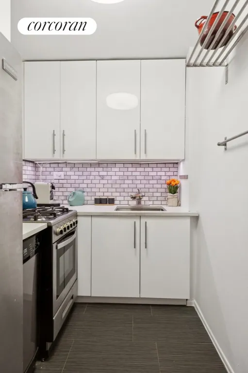 New York City Real Estate | View 305 East 40th Street, 2U | room 5 | View 6