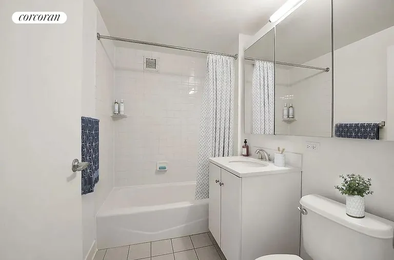 New York City Real Estate | View 229 Chrystie Street, 919 | room 2 | View 3