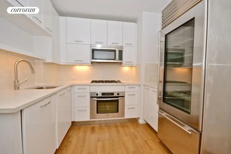 New York City Real Estate | View 635 West 42Nd Street, 7J | Kitchen | View 2
