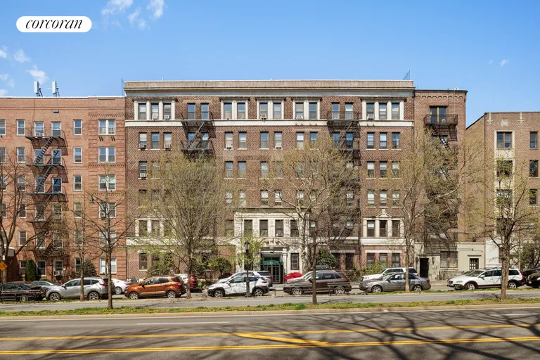 New York City Real Estate | View 61 Eastern Parkway, 2G | room 9 | View 10