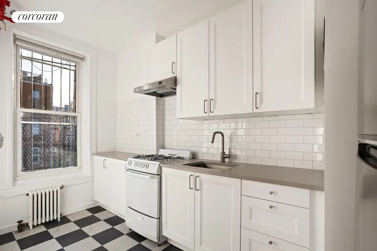 New York City Real Estate | View 12 Berkeley Place, 3 | room 5 | View 6
