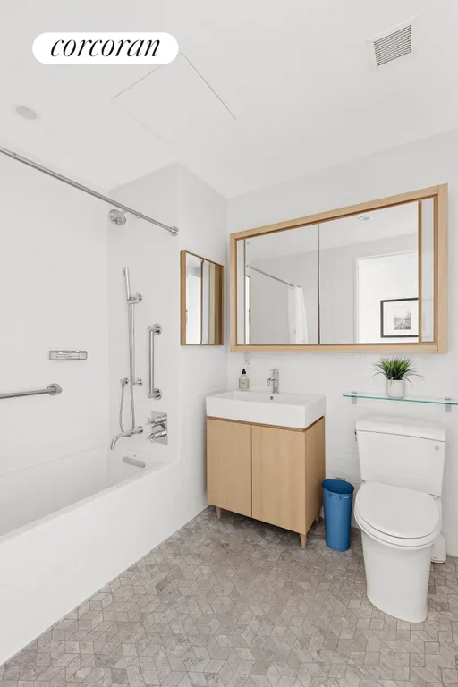 New York City Real Estate | View 145 President Street, 6B | Full Bathroom | View 13