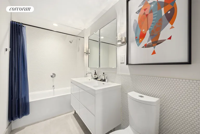 New York City Real Estate | View 205 Dekalb Avenue, 1B | Full Bathroom | View 6