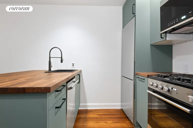 New York City Real Estate | View 451 Bergen Street, 2L | room 3 | View 4