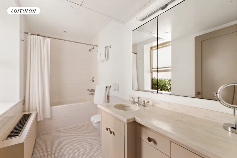 New York City Real Estate | View 3 East 75th Street, PH | Full Bathroom | View 15