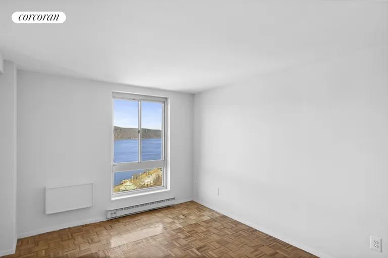 New York City Real Estate | View 1 Glenwood Avenue, 18G | room 2 | View 3