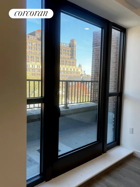 New York City Real Estate | View 124 Columbia Heights, 803 | room 3 | View 4