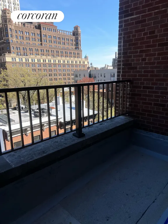 New York City Real Estate | View 124 Columbia Heights, 803 | room 4 | View 5