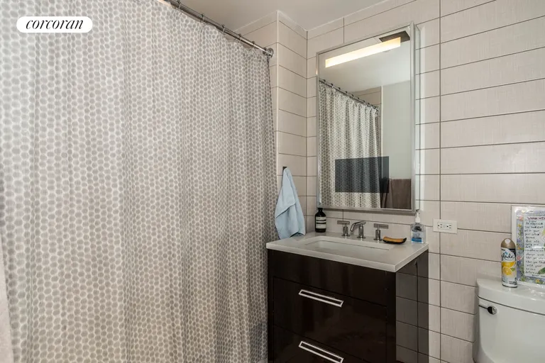 New York City Real Estate | View 227 West 77th Street, 8H | Full Bathroom | View 10