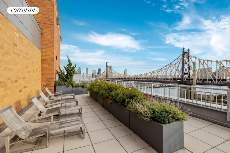 New York City Real Estate | View 425 Main Street, 3S | room 13 | View 14
