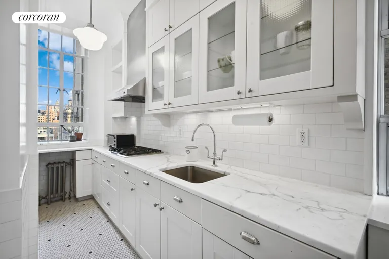 New York City Real Estate | View 11 West 81st Street, 10A | room 1 | View 2