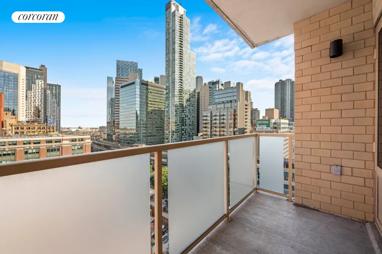 New York City Real Estate | View 4118 Crescent Street, 4F | room 2 | View 3