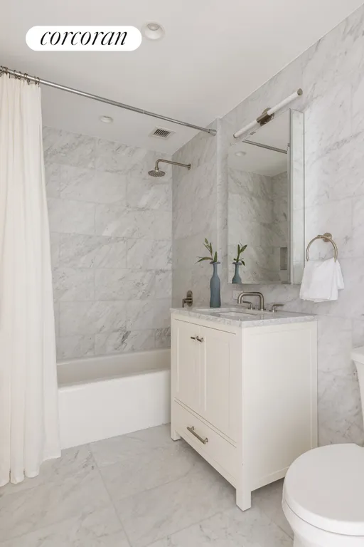 New York City Real Estate | View 323 East 79th Street, 7 | Full Bathroom | View 14