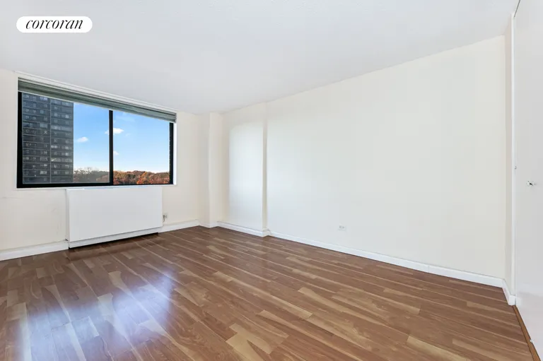 New York City Real Estate | View 2 Bayclub Drive, 8T | room 3 | View 4