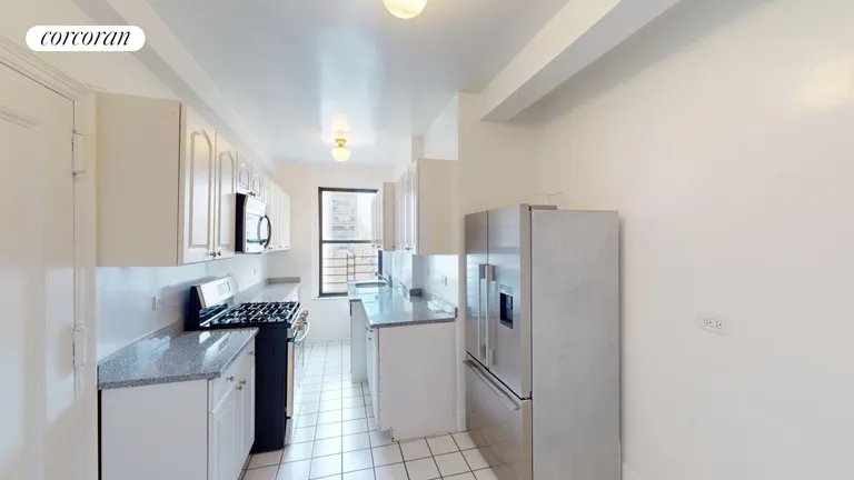 New York City Real Estate | View 210 East 68th Street, 14G | room 4 | View 5