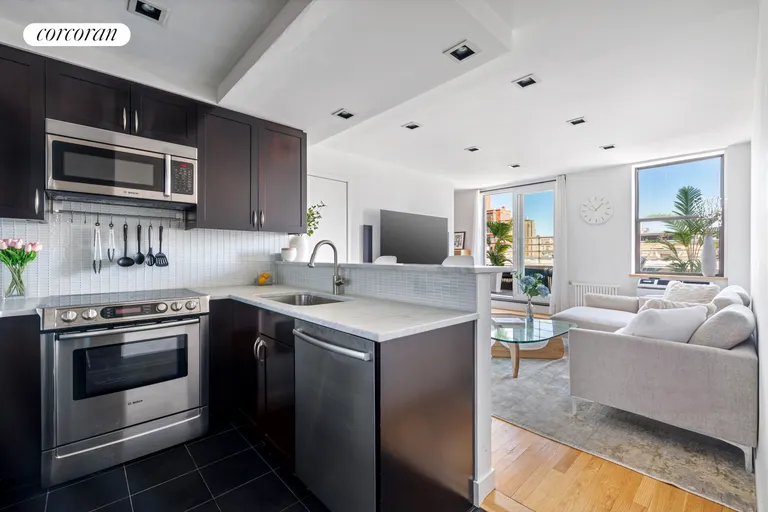 New York City Real Estate | View 140 West 69th Street, PH7 | Kitchen | View 2