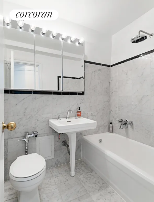 New York City Real Estate | View 101 Lafayette Avenue, 6I | Full Bathroom | View 6