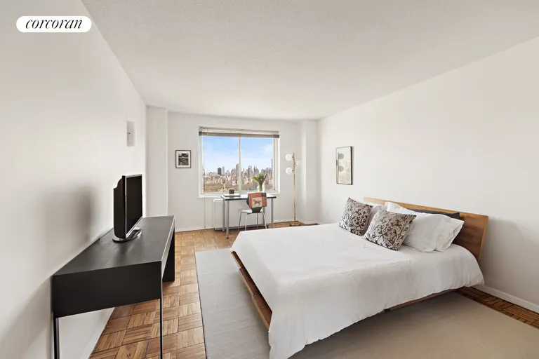 New York City Real Estate | View 201 West 70th Street, 38G | room 3 | View 4
