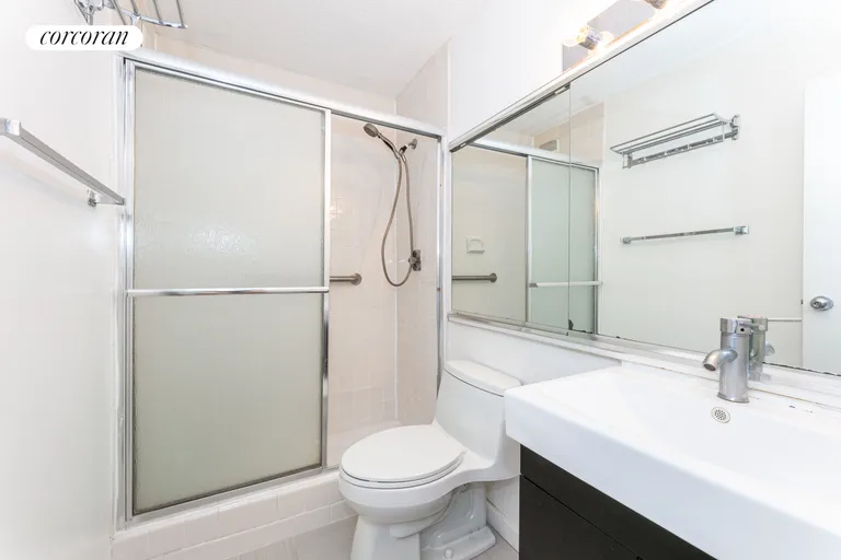 New York City Real Estate | View 2 Bayclub Drive, 8T | Full Bathroom | View 6