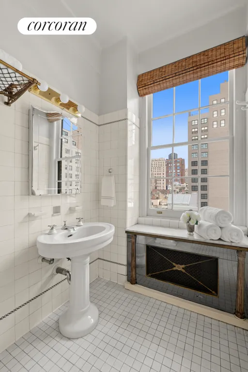 New York City Real Estate | View 14 East 75th Street, 7C | room 9 | View 10