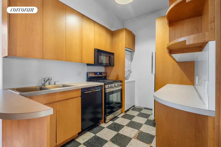 New York City Real Estate | View 153 Chambers Street, 4 | Kitchen | View 7
