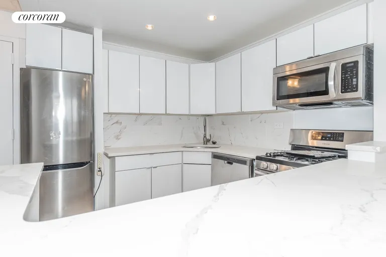 New York City Real Estate | View 301 West 110th, 19D | Kitchen | View 3