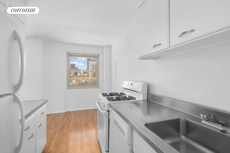 New York City Real Estate | View 80 LaSalle Street, 16F | room 13 | View 14
