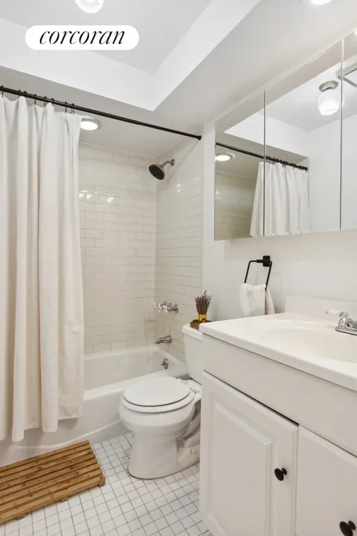 New York City Real Estate | View 274 Saint Johns Place, 3D | Full Bathroom | View 8