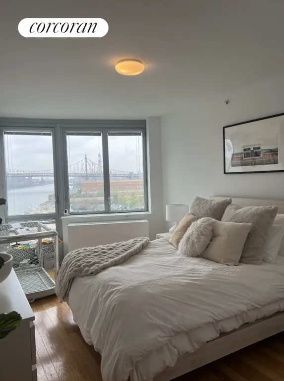 New York City Real Estate | View 4545 Center Boulevard, 810 | room 3 | View 4