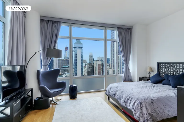 New York City Real Estate | View 325 Fifth Avenue, 36F | room 2 | View 3