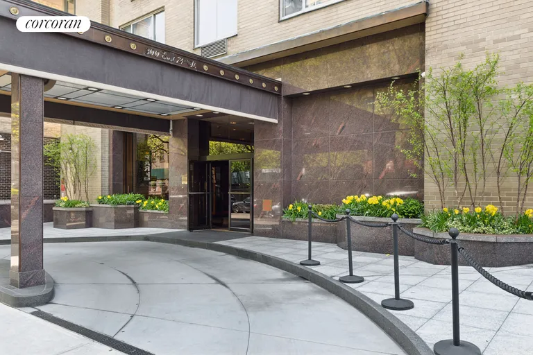 New York City Real Estate | View 300 East 74th Street, 35C | room 9 | View 10