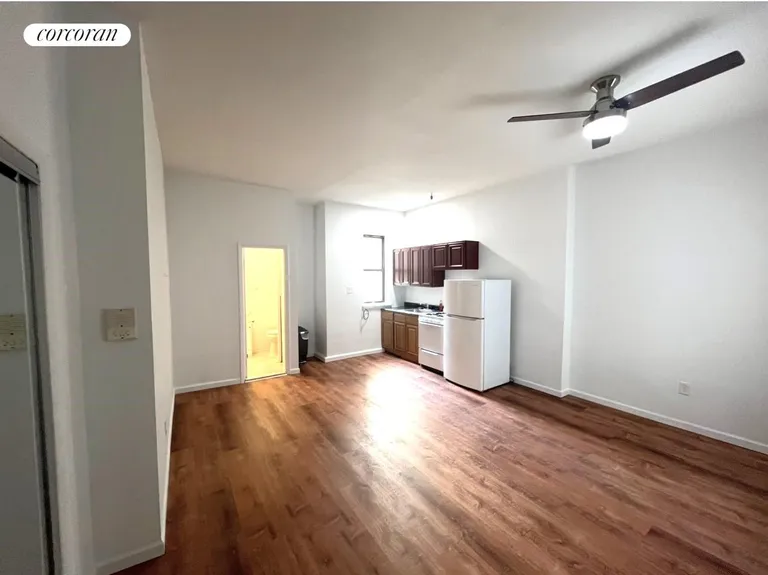 New York City Real Estate | View 662 4th Avenue, 1F | room 1 | View 2