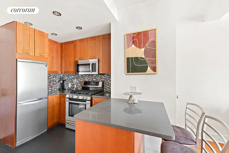 New York City Real Estate | View 410 West 24th Street, 5C | room 2 | View 3