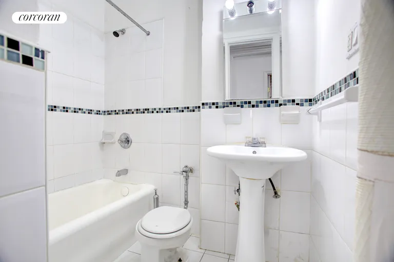 New York City Real Estate | View 239 West 72Nd Street, 3R | Full Bathroom | View 5