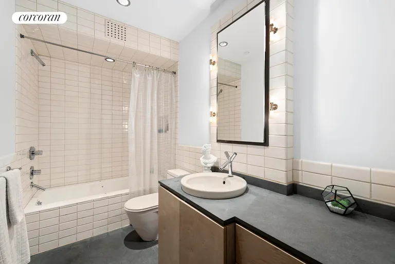 New York City Real Estate | View 60 Warren Street, 4 | Bathroom | View 19