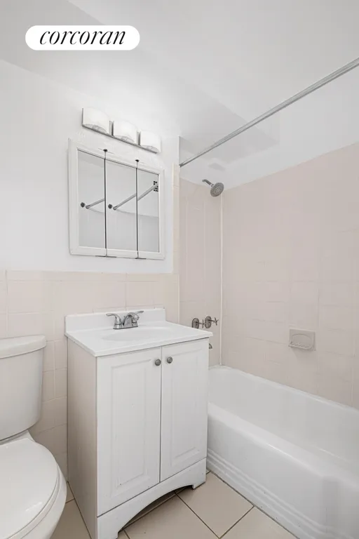 New York City Real Estate | View 210 East 36th Street, 9C | Full Bathroom | View 6