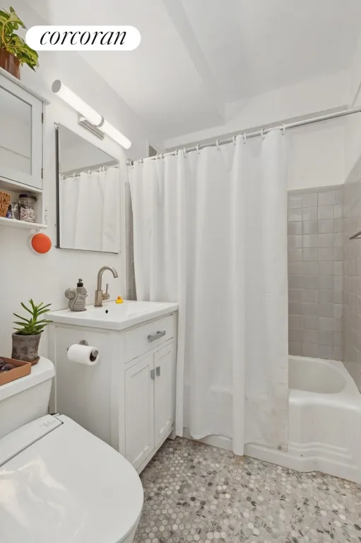 New York City Real Estate | View 225 Adams Street, 5G | room 4 | View 5