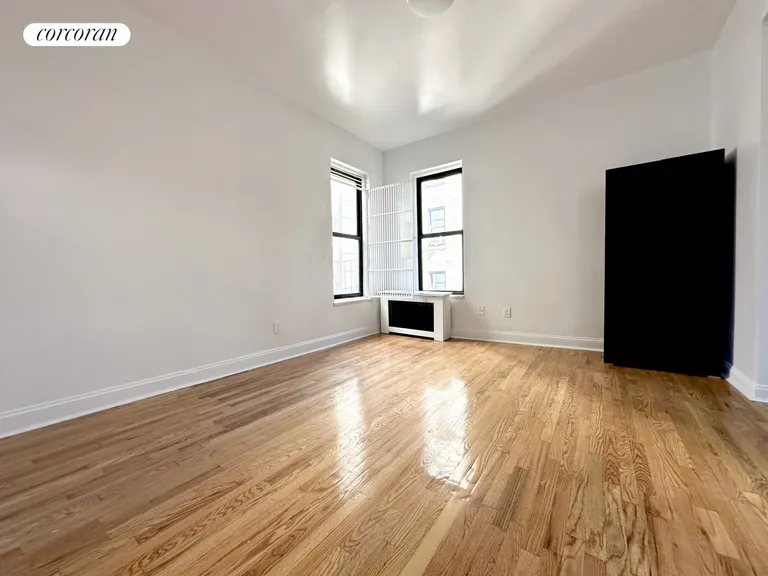 New York City Real Estate | View 201 West 106th Street, 10 | room 1 | View 2