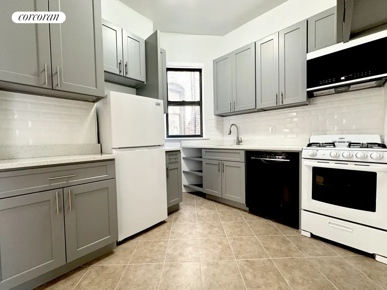 New York City Real Estate | View 201 West 106th Street, 10 | room 2 | View 3