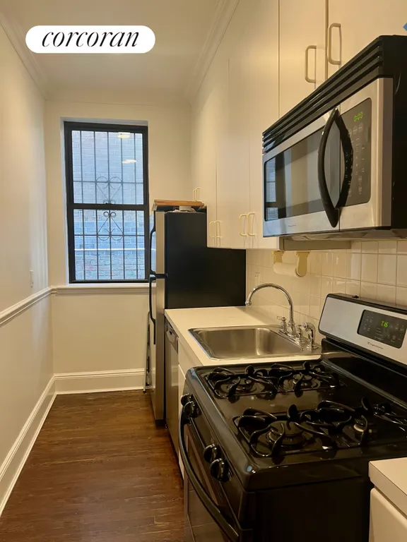 New York City Real Estate | View 120 East 86th Street, 6A | Kitchen | View 10