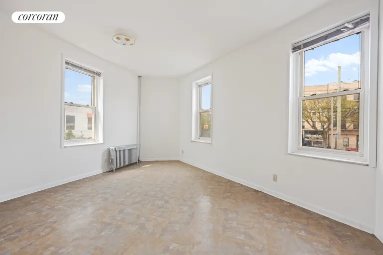 New York City Real Estate | View 31-11 43rd Street | room 4 | View 5